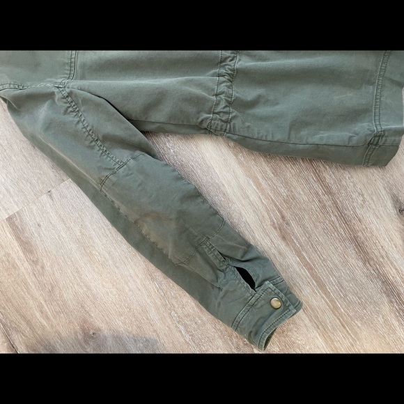 GAP Utility Jacket - Picture 10 of 10